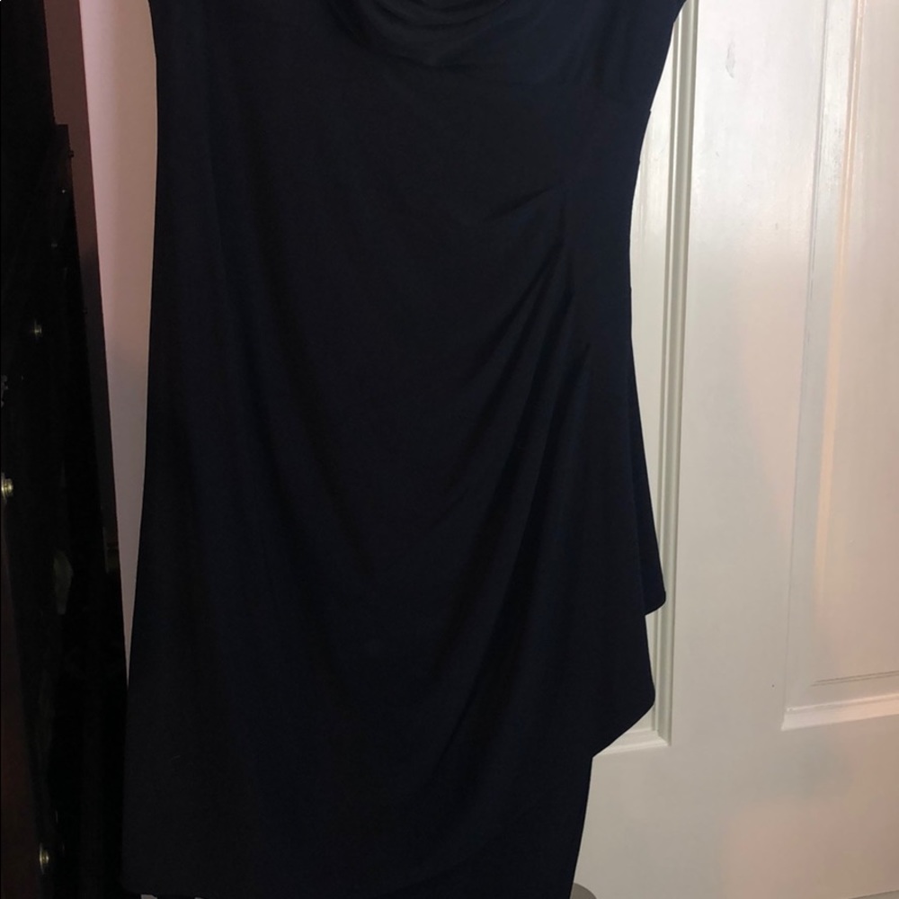 Dress - Picture 2 of 8